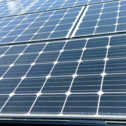 東京都の太陽光発電補助金でお得に設置！屋根リフォーム×太陽光がおすすめ｜屋根の修理専門店（株）成田屋商店